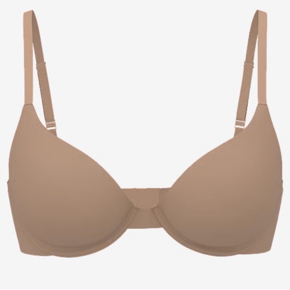 Victoria Secret Bombshell Add-2-Cups Smooth Push-Up Bra
32D